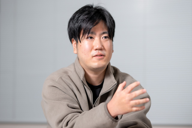 横山尋斗 氏