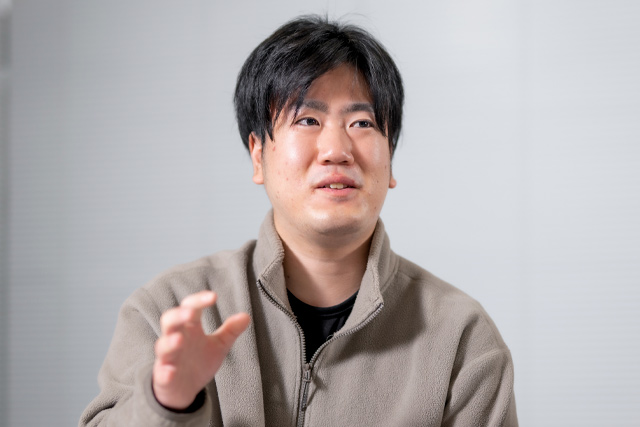 横山 尋斗 氏