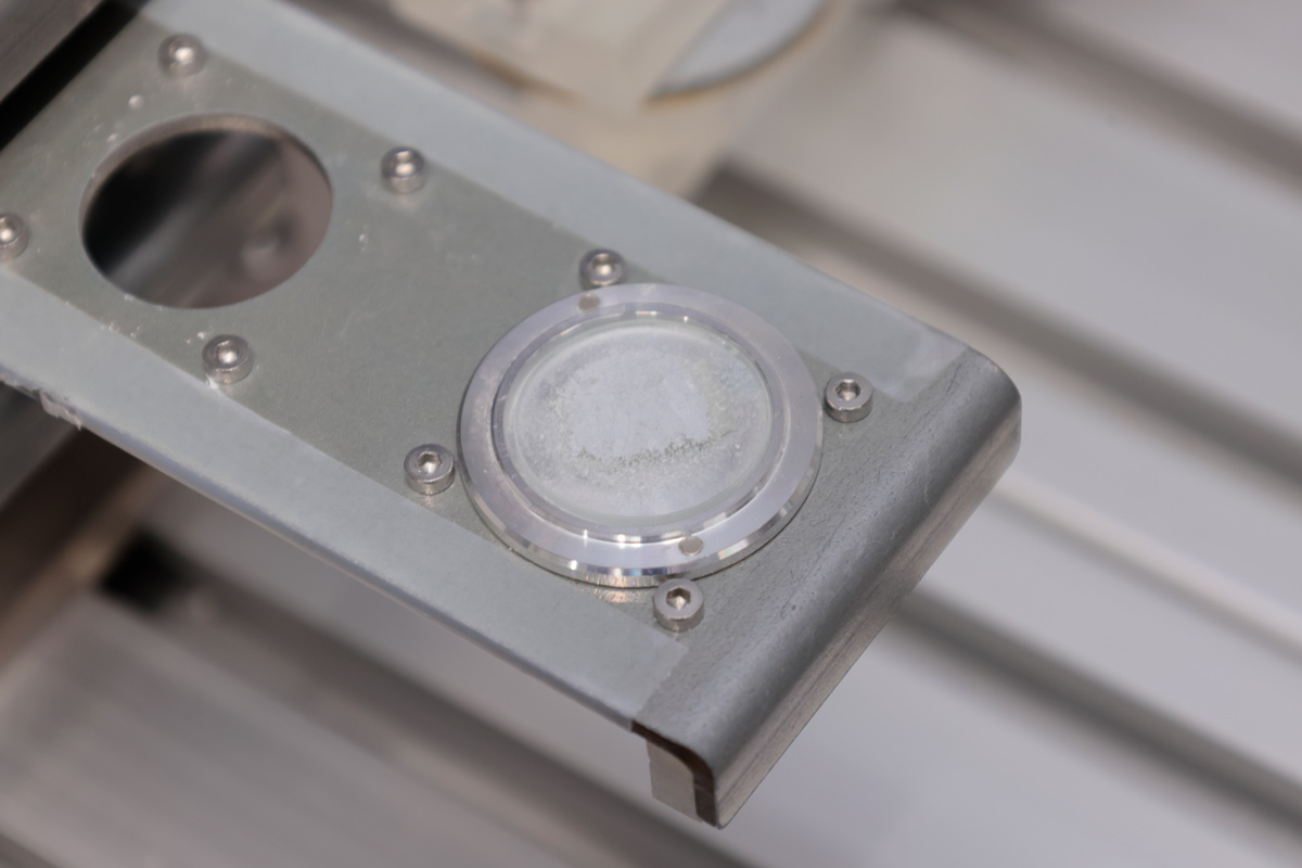 図2　ロボットが調製した粉末X線回折法用の測定サンプル